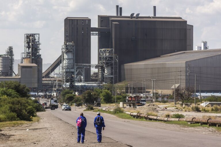 Amplats weighs cutting 3 700 jobs after metal prices slump